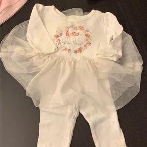 Baby Starters | white wildflower outfit